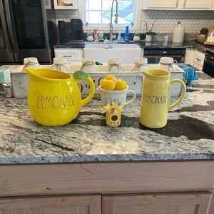 Selling my Rae Dunn set.